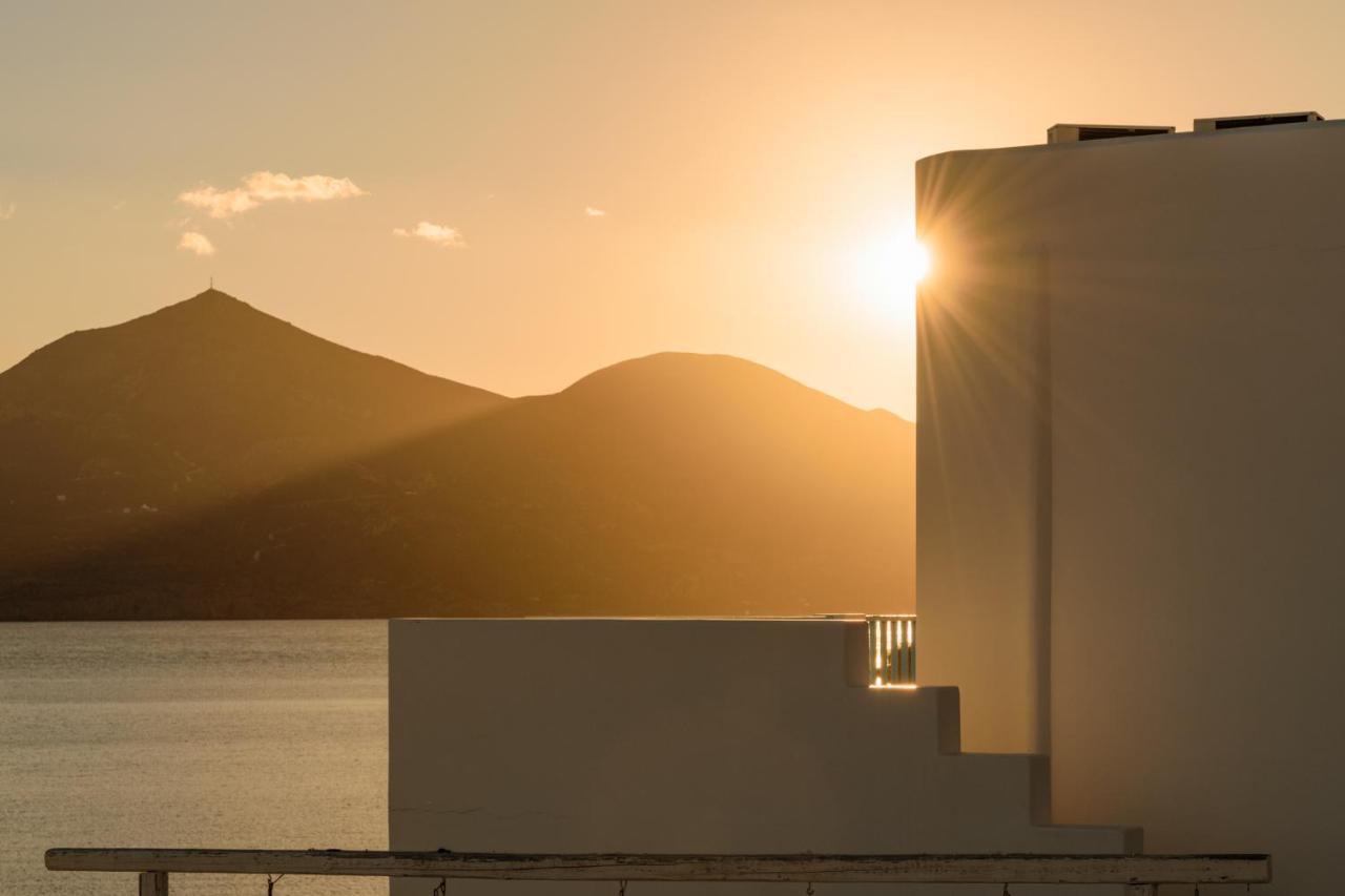 Il Porto Di Milos Adamantas  Exterior foto